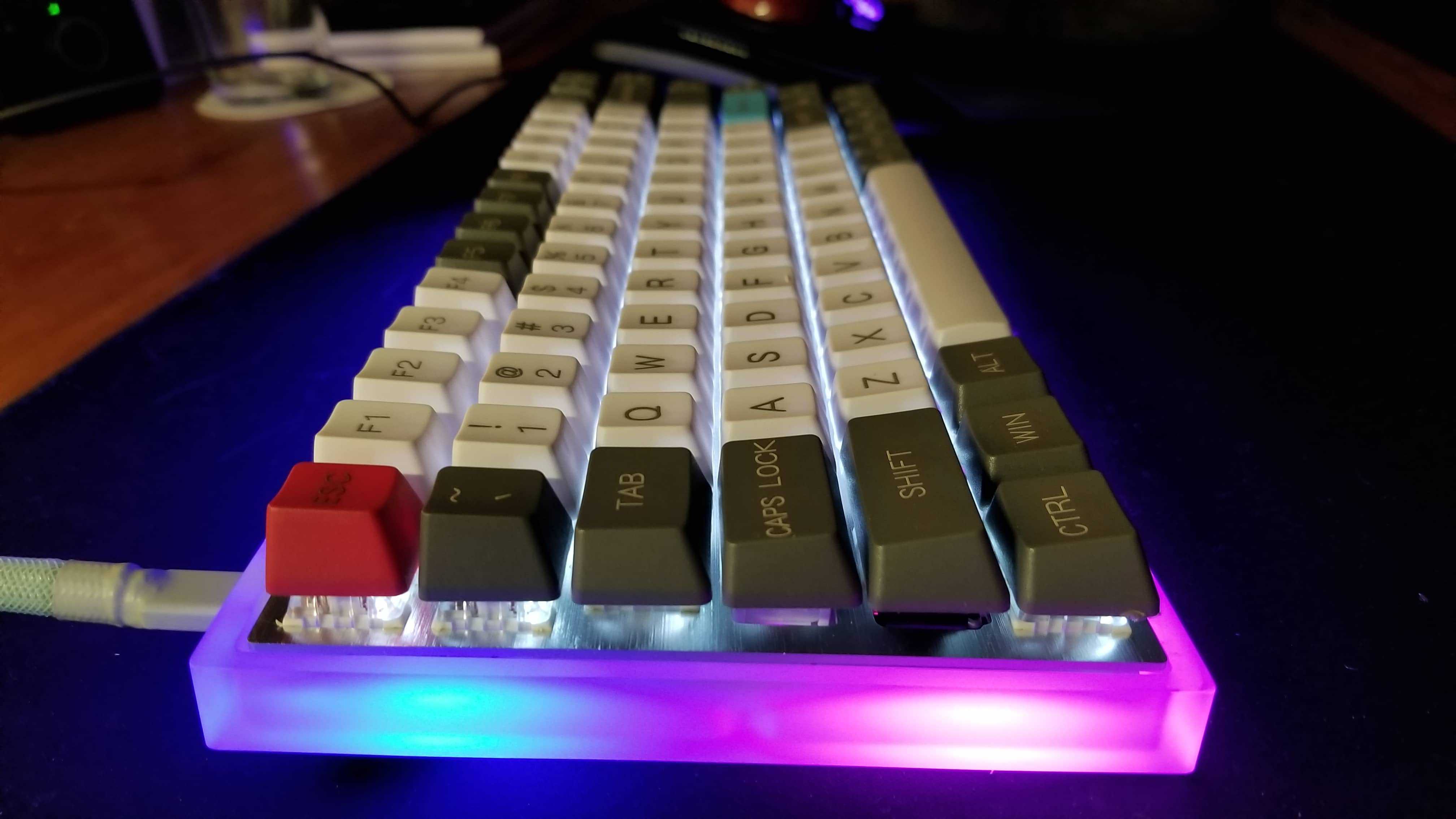 mechanical keyboard with acrylic case