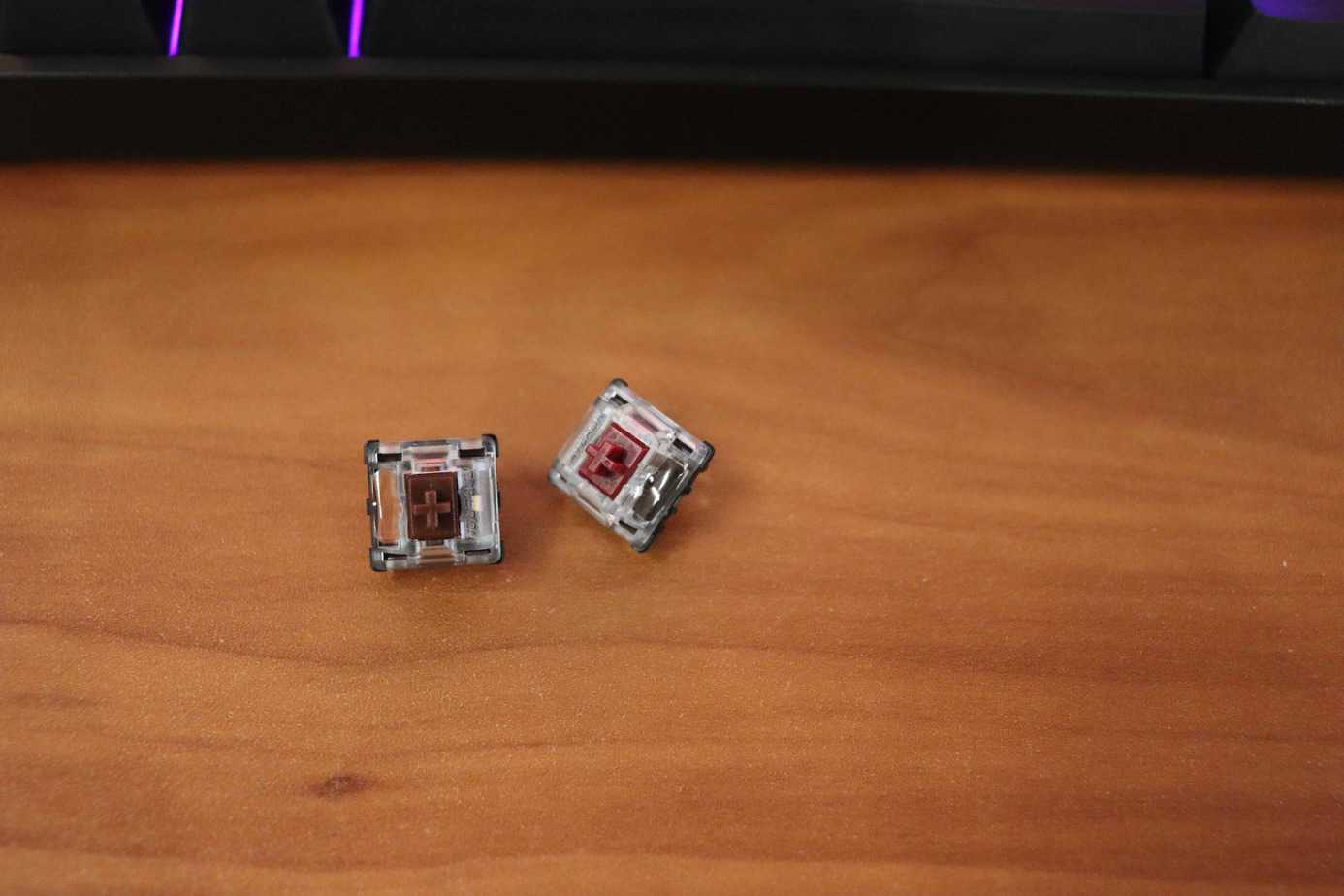 The additional 2 switches that comes: 1 Gateron brown, 1 Gateron red