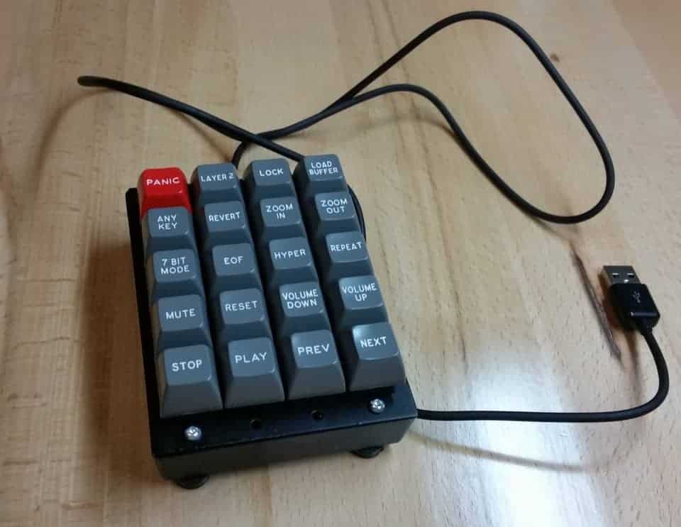 a macro pad with mechanical switches