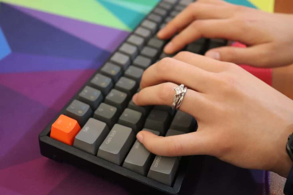 Typing on Keychron K6 Wireless mechanical keyboard