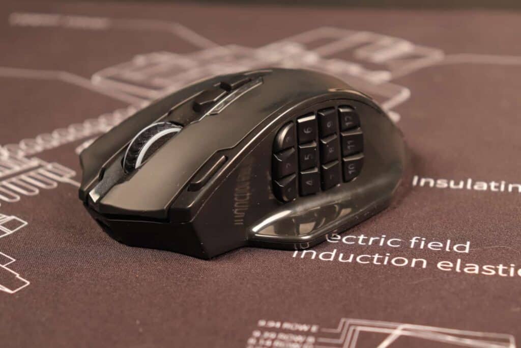 gaming mouse on mousepad