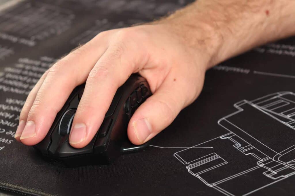 The Best Mouse Grip for FPS Games: Explained - Switch and Click