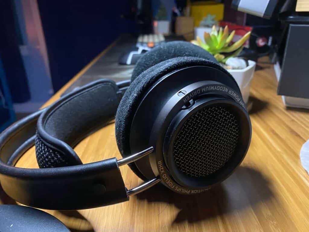 Philips Fidelio X2HR Review: For Bass Heads - Switch and Click