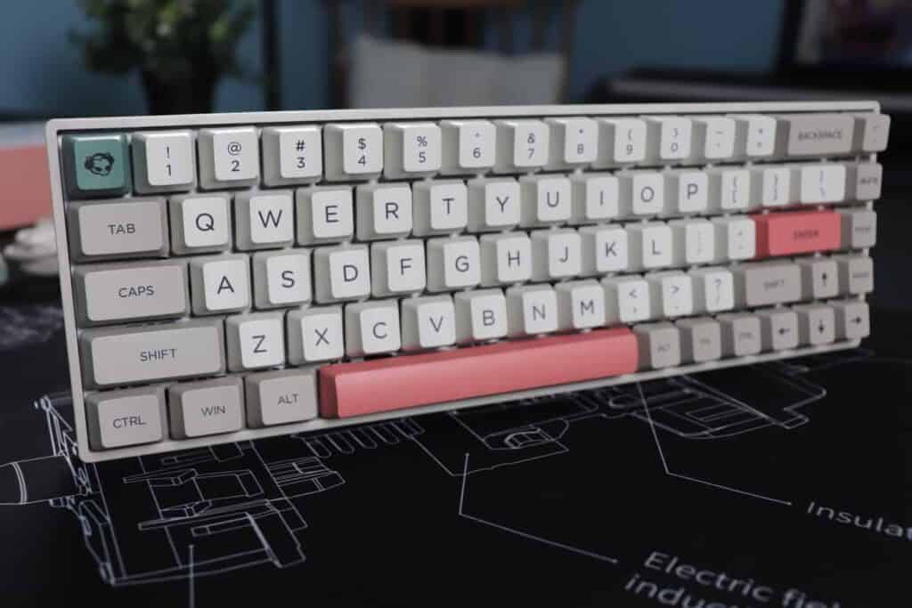 Akk0 3068 Retro Edition in a 65% layout