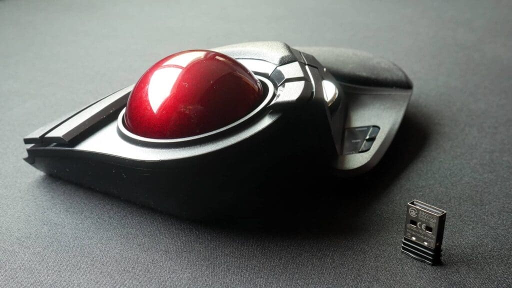 Elecom HUGE trackball 