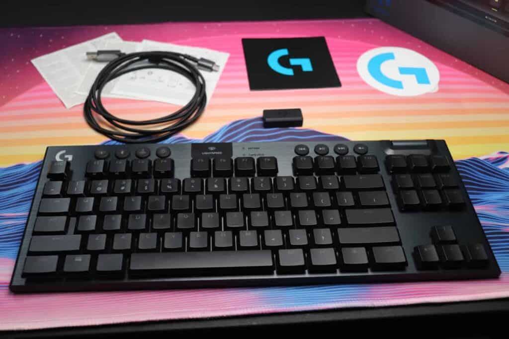 Logitech G915 TKL Mechanical Keyboard Unboxing and First Impressions 