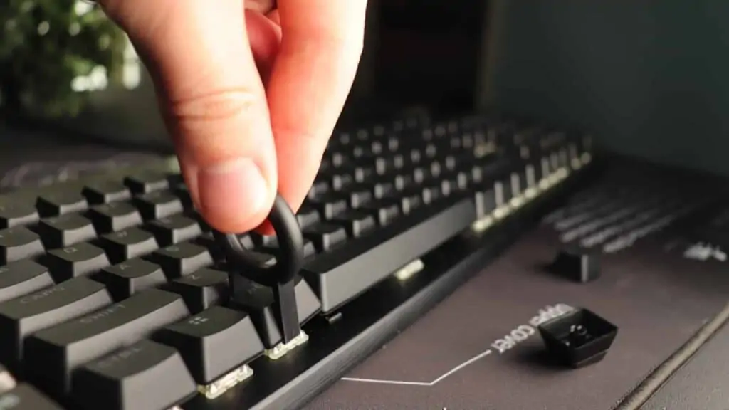 Removing keycaps from Corsair K70 with plastic puller