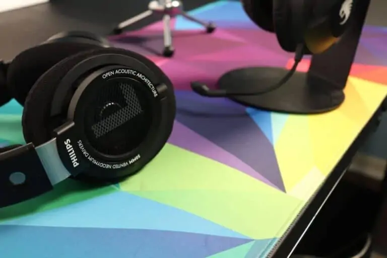 Headsets vs Headphones Explained Switch and Click