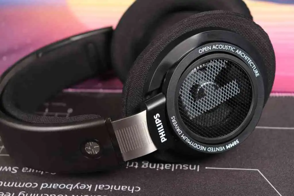 Earcups of Philips SHP9500s