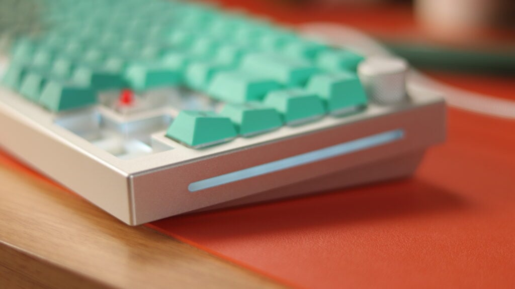 GMMK Pro Review: A Mechanical Keyboard that is Making WAVES