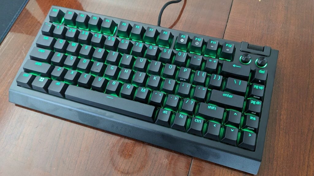 Razer Finally Makes a Custom Keyboard! Razer Blackwidow V4 75% Keyboard  Review - Switch and Click